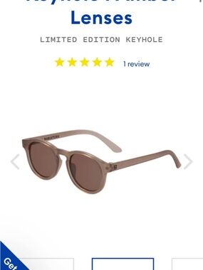 Babiators Round Keyhole Sunglasses + neck strap and case